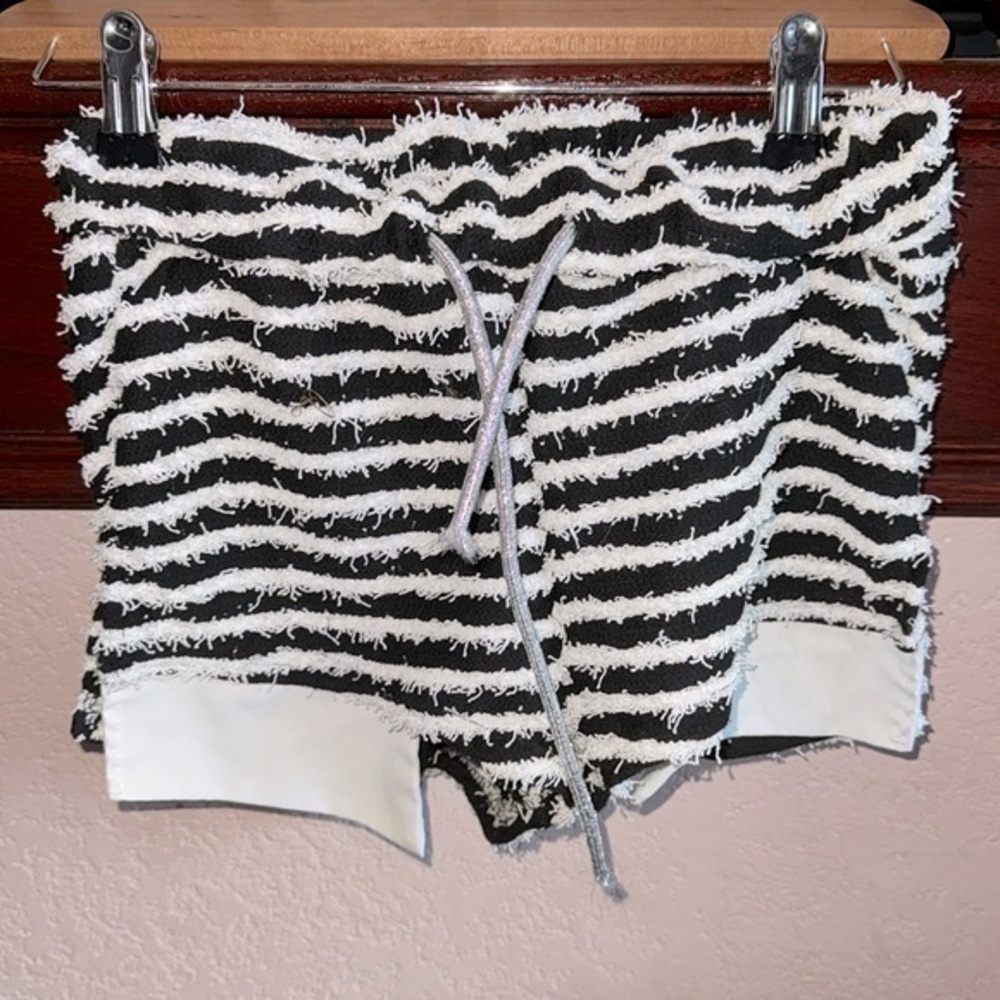 Boutique Black & White Striped Booty Beach Coverup Shorts Silver Tie Size Medium